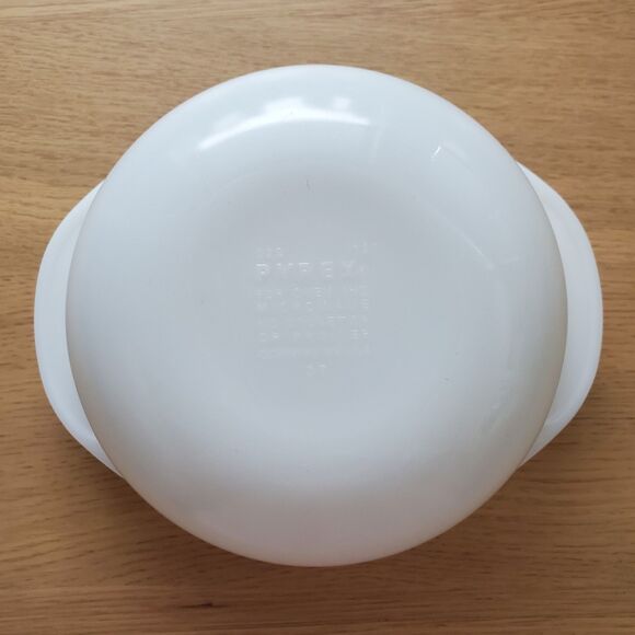 Vintage Pyrex 022 White Opal Casserole Dish With Lid - Picture 8 of 15